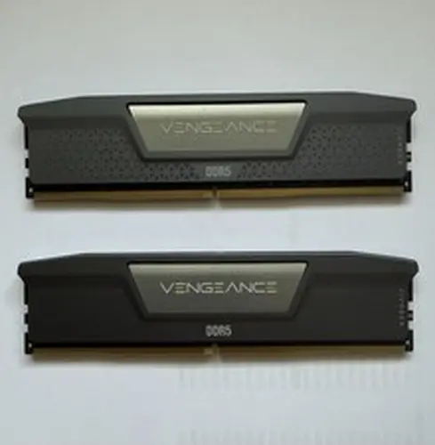 Corsair Corsair Vengeance DDR5 RAM Memory Kit CMK96GX5M2B6000Z30 (2x48 GB) Gently Used