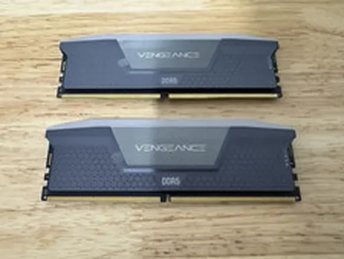 Corsair Corsair VENGEANCE® RGB 32GB 2x16GB DDR5 DRAM 5200MT/s Memory CMH32GX5M2B5200Z40K