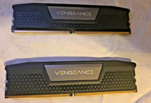 Corsair CORSAIR VENGEANCE 48GB (2x24GB) DDR5 5200 CL38 Memory Kit — Black