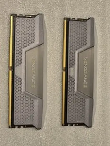 Corsair 32 GB [16 GB X2] CORSAIR Vengeance DDR5-6000 (PC5-48000) CL36-44-44-96