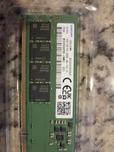 Samsung 16GB PC5-5600B UDIMM DDR5 Desktop Memory
