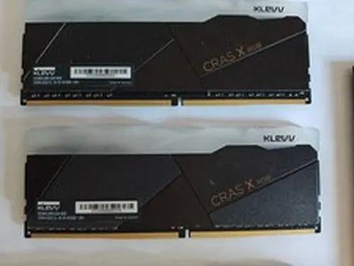KLEVV CRAS X RGB 32GB 2x16GB DDR4-3200 CL18 RAM Memory Kit