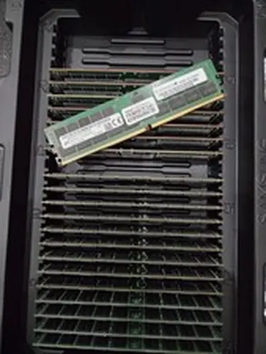 Micron 32GB DDR4 RAM module DDR4-2266 RDIMM Server Memory