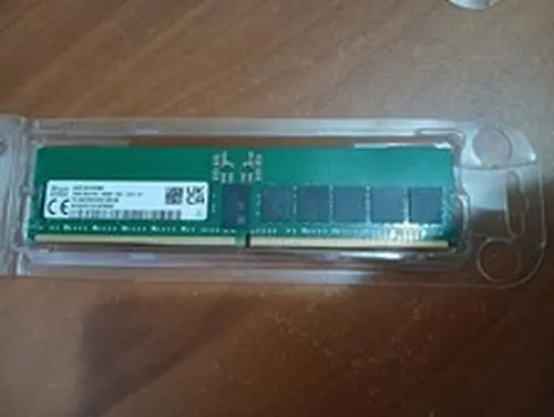 1x32GB SK Hynix DDR5-5600 EC8 ECC RDIMM SERVER RAM Memory (HMCG88AGBRA190N)