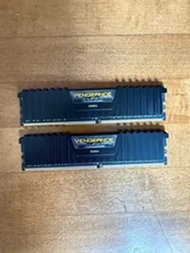 CORSAIR VENGEANCE LPX 16GB (2x8GB Sticks) PC4-25600 DDR4-3200MHz RAM