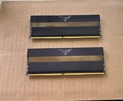 TEAMGROUP T-Force Xtreem ARGB 16GB (2x8GB) DDR4-4000 CL18 Gaming RAM