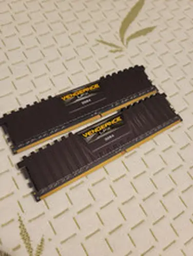Corsair Vengeance LPX 16GB (2x8GB) RAM DDR4 3200MHz