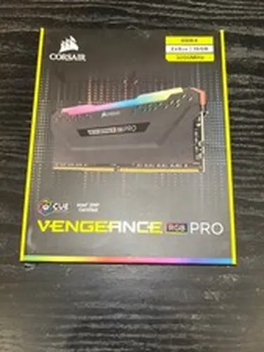 Corsair CMW16GX4M2C3200C16 3200 MHz RGB 16GB DDR4 SDRAM - Black