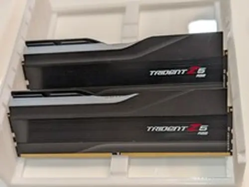 G.Skill Trident Z5 RGB 64GB 2x32GB DDR5 6000 CL30 Intel XMP Black