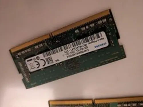 Samsung 8 GB 1Rx8 DDR4 PC4-2666V-SA1-11 Laptop Memory Module