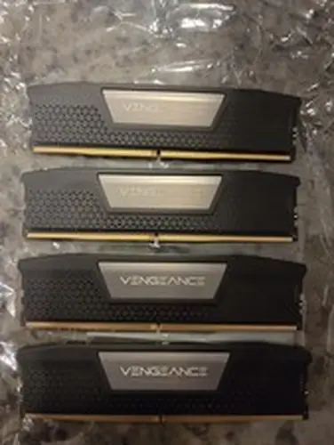Corsair Vengeance 128GB (4x32GB) DDR5 5200MHz CL40 Desktop RAM Memory Kit Black