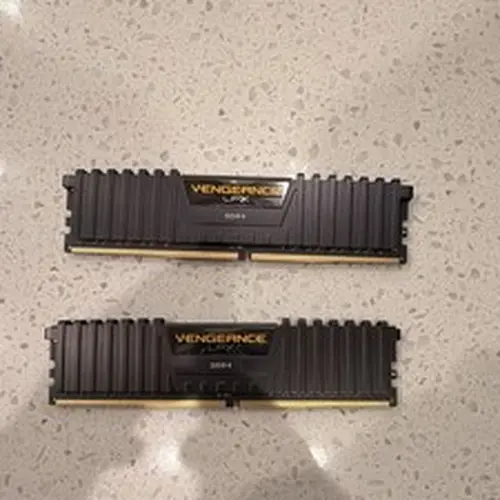 Corsair VENGEANCE LPX 32GB (16x2GB) DDR4 DRAM 3200MHz C16 Memory Kit - Black