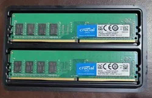 Lot of 2 Crucial 8GB DDR4 2400MHz RAM Desktop Memory UDIMM CT8G4DFS824A.C8FBD1