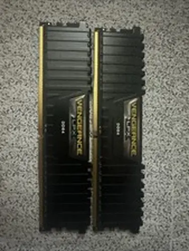 CORSAIR Vengeance LPX DDR4 RAM 32GB