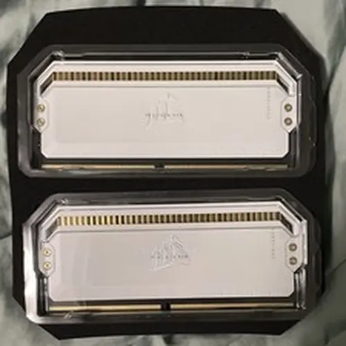 Corsair Dominator Platinum RGB DDR5 32GB (2x16GB) 5200MHz DIMM RGB Memory Kit