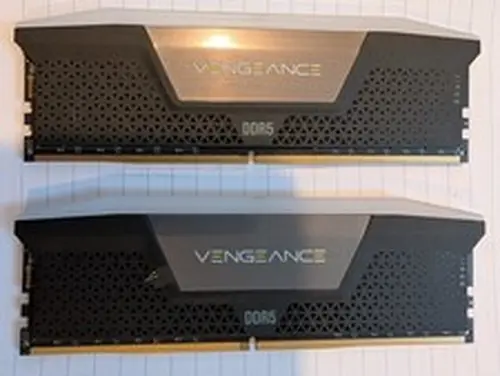 Corsair Vengeance RGB 96GB 2x48GB DDR5 6000 CL30 XMP 3.0 (CMH96GX5M2B6000C30)