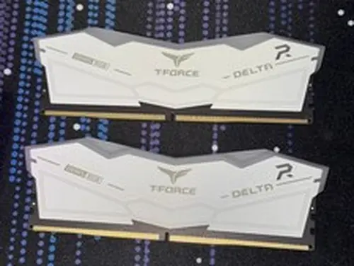 T-FORCE DELTA RGB DDR5 Ram 32GB (2x16GB) 6000MHz Memory Card Excellent Condition