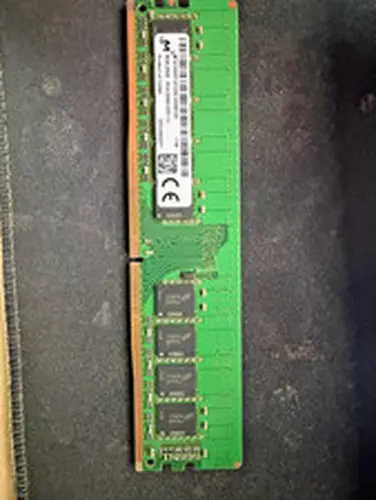 Micron 8GB DDR4-2666 PC4-21300 ECC UDIMM Desktop RAM MTA18ASF1G72AZ-2G6B1ZK