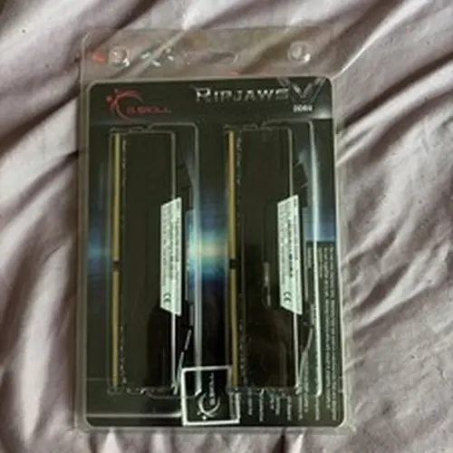 G.SKILL Ripjaws V Series 64GB (2x32GB) DDR4-3200 PC4-25600 Desktop Memory Kit