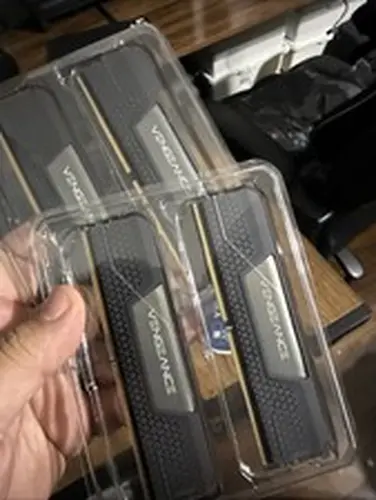 CORSAIR Vengeance (1x16GB) 5600MHz DDR5 RAM Black Non RGB