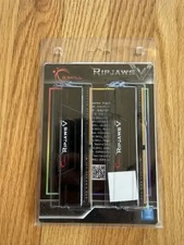 G. SKILL Ripjaws V 32GB (2 x 16GB) (DDR4-3600) Memory (F43600C18D32GVK)