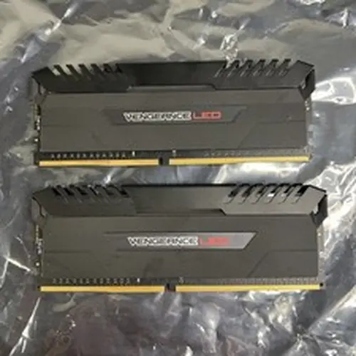 Corsair Vengeance LED DDR4 DIMM RAM 16GB (2x8GB) 3000MHz CMU16GX4M2C3000C15R