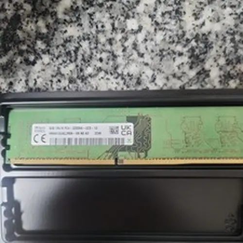 SK Hynix DDR4 8GB (1x8GB) 1Rx8 PC4-3200AA-UA2-13 UDIMM SDRAM