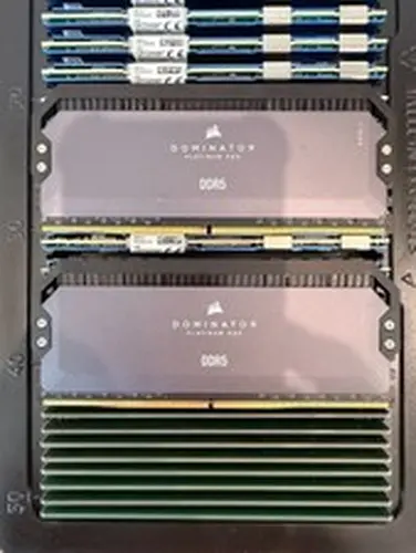 Corsair Dominator Platinum RGB DDR5 5600mhz 64gb (2x 32gb) DIMM Memory Kit