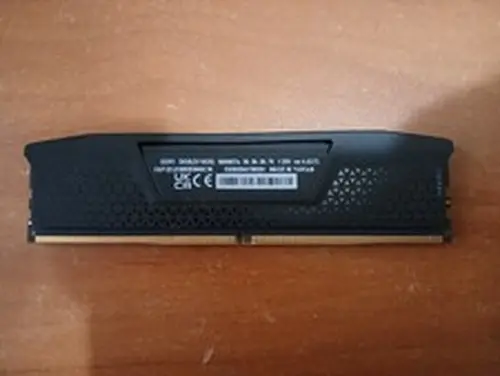 1x16GB CORSAIR Vengeance DDR5 5600 Desktop RAM CMK32GX5M2B5600C36