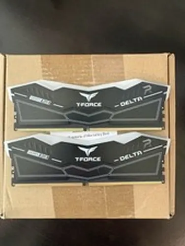 TEAMGROUP T-Force Delta RGB DDR5 32GB (2x16GB) 6000MHz CL38