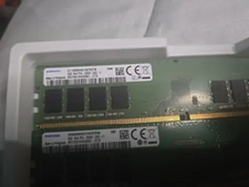 Samsung 24GB (3x8GB) DDR4-2666 PC4-21300 288-Pin DIMM Non-ECC MPN