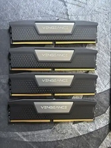 Corsair Vengeance DDR5 RAM 192GB (4x48GB) 5200 CL38 CMK192GX5M4B5200C38