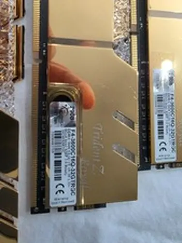 Gskill Trident Z Royal DDR4 GOLD X4 matching set.