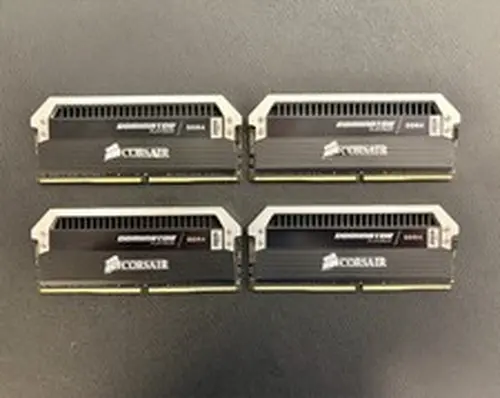 Corsair Dominator Platinum 16GB (4x4GB) DDR4-2800 CL16 RAM CMD16GX4M4A2800C16