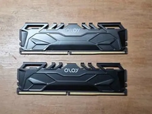 OLOy 32GB (2x16GB) DDR4 3000MHz CL16 PC4-24000 Desktop RAM Kit MD4U163016CGDA