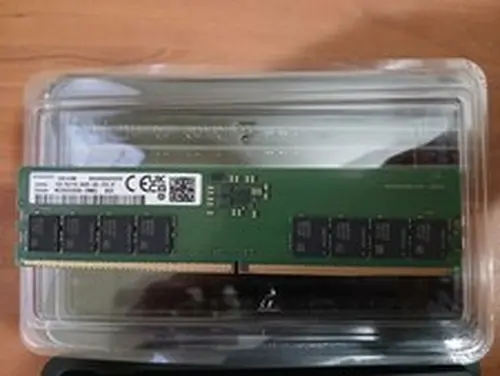 1x16GB SAMSUNG PC5-5600B DDR5 Desktop Memory Ram M323R2GA3EB0