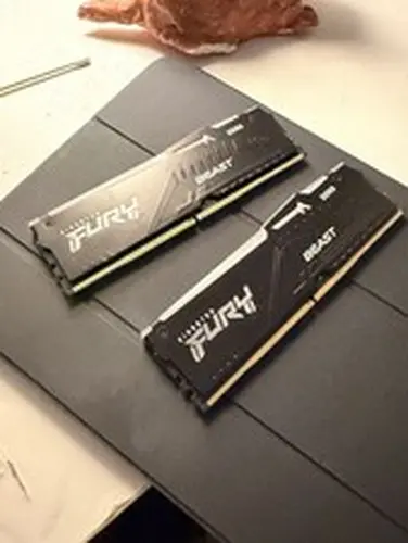 Kingston Fury Beast 16GB DDR5 SDRAM Memory Kit 2x8GB, RGB, 5200MHz