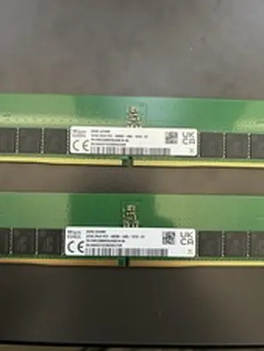 SK hynix 64GB PC5-34800 (DDR5-4800) Memory (HMCG88MEBUA081N)