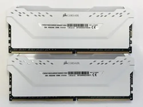 Corsair Vengeance RGB Pro 16GB (2x8GB) DDR4 3200MHz C16 (CMW16GX4M2C3200C16W)