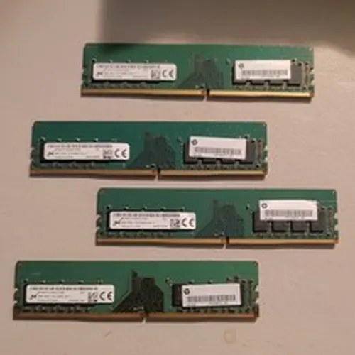Micron 32GB (4x8GB) MTA8ATF1G64AZ-2G6E1 DDR4 SDRAM PC4-2666V Desktop Memory