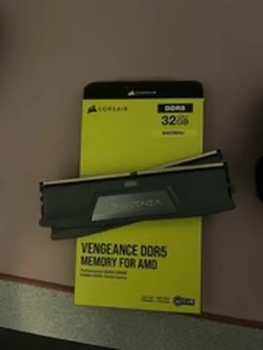 CORSAIR VENGEANCE DDR5 MEMORY FOR AMD 32GB (16 GB x 2) 6400MHz