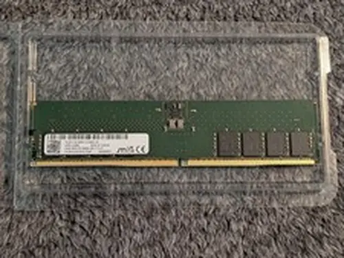 Micron 32GB DDR5 5600MHz UDIMM Desktop RAM 2Rx8 PC5-44800 MTC16C2085S1UC56BD1