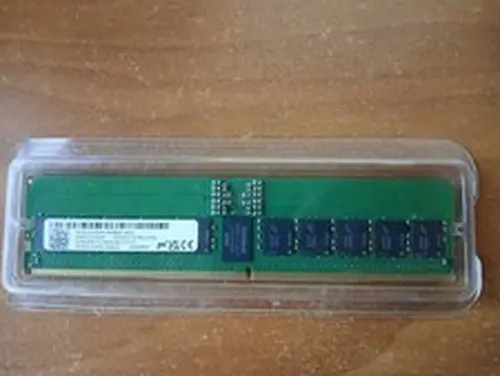 1x32GB Micron DDR5-4800 EC4 ECC UDIMM SERVER RAM Memory (MTC20F2085S1RC48BA1)