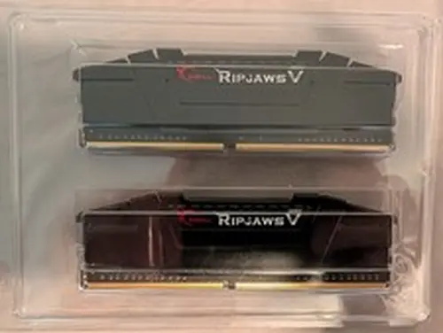 G.Skill Ripjaws V 16GB (2 x 8GB) DDR4-3200 CL16 Memory - Black