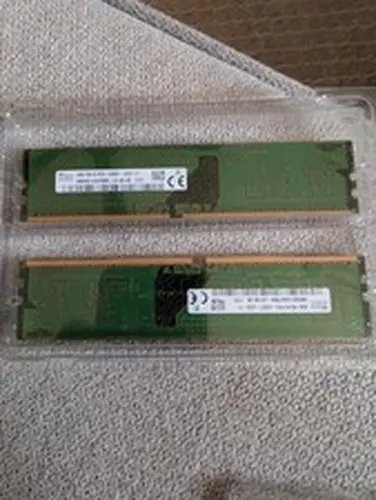 SK Hynix 8GB (2x4gb)DDR4 PC4-2400T Desktop RAM Memory HMA851U6AFR6N-UH