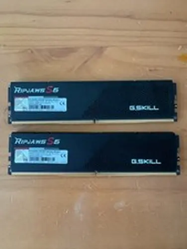 G.Skill Ripjaws S5 32GB (2 x 16GB) DDR5-6000 PC5-48000 CL36 Desktop 1 year old