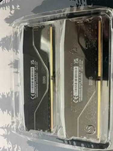CORSAIR Vengeance RGB RS DDR5 RAM 32GB (2x16GB) Up to 5600MHz CL40-40-40-77