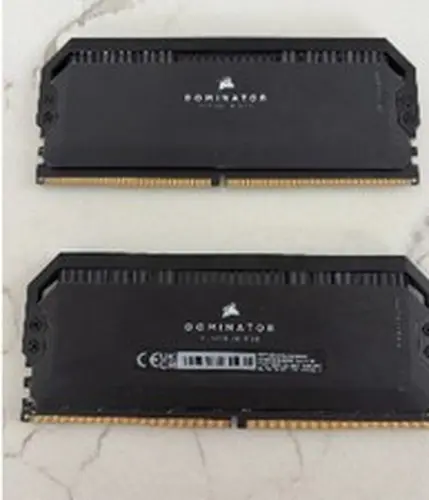 CORSAIR DOMINATOR PLATINUM RGB DDR5 RAM 32GB (2x16GB) 6200MHz CL36 Intel XMP