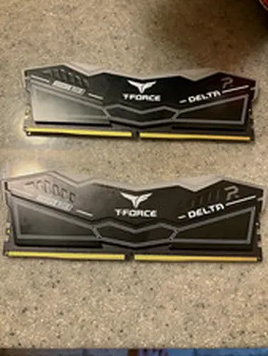TEAMGROUP T-FORCE DELTA RGB 32GB (2x16GB) DDR5-6400 DIMM
