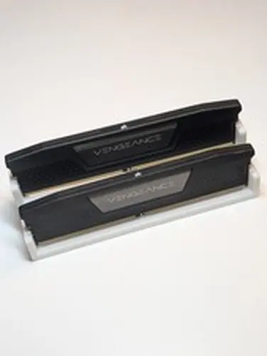 Corsair Vengeance 32GB 2x16GB DDR5 5200 CL40 288-Pin DIMM Intel XMP 3.0